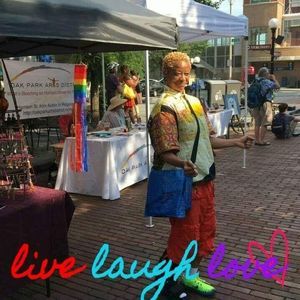 Meet your Posher, Tia